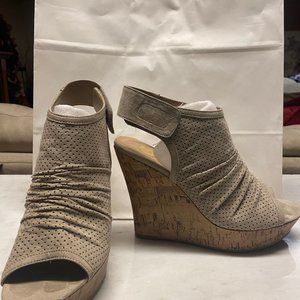 Guess wedge sandals size 8.5M Worn once